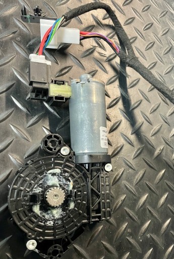 0390200122 205 - Mercedes C-class W205 GLC W253 GLE W292 мотор люка