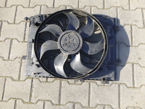 A0999062100 - Mercedes C-Class W205 вентилятор радіатора A099906