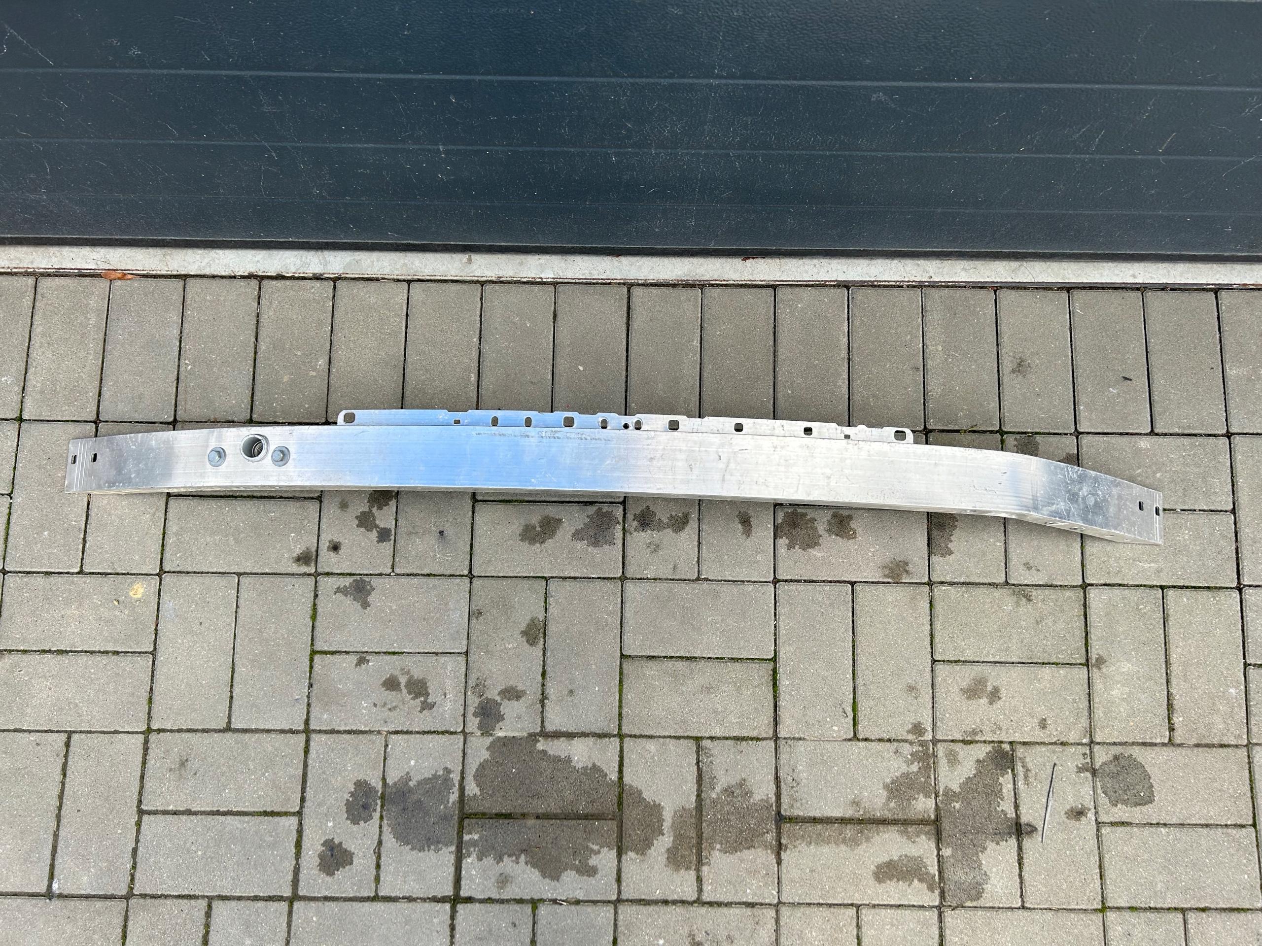 Mercedes C-Class w204 балка вниз бампер балка