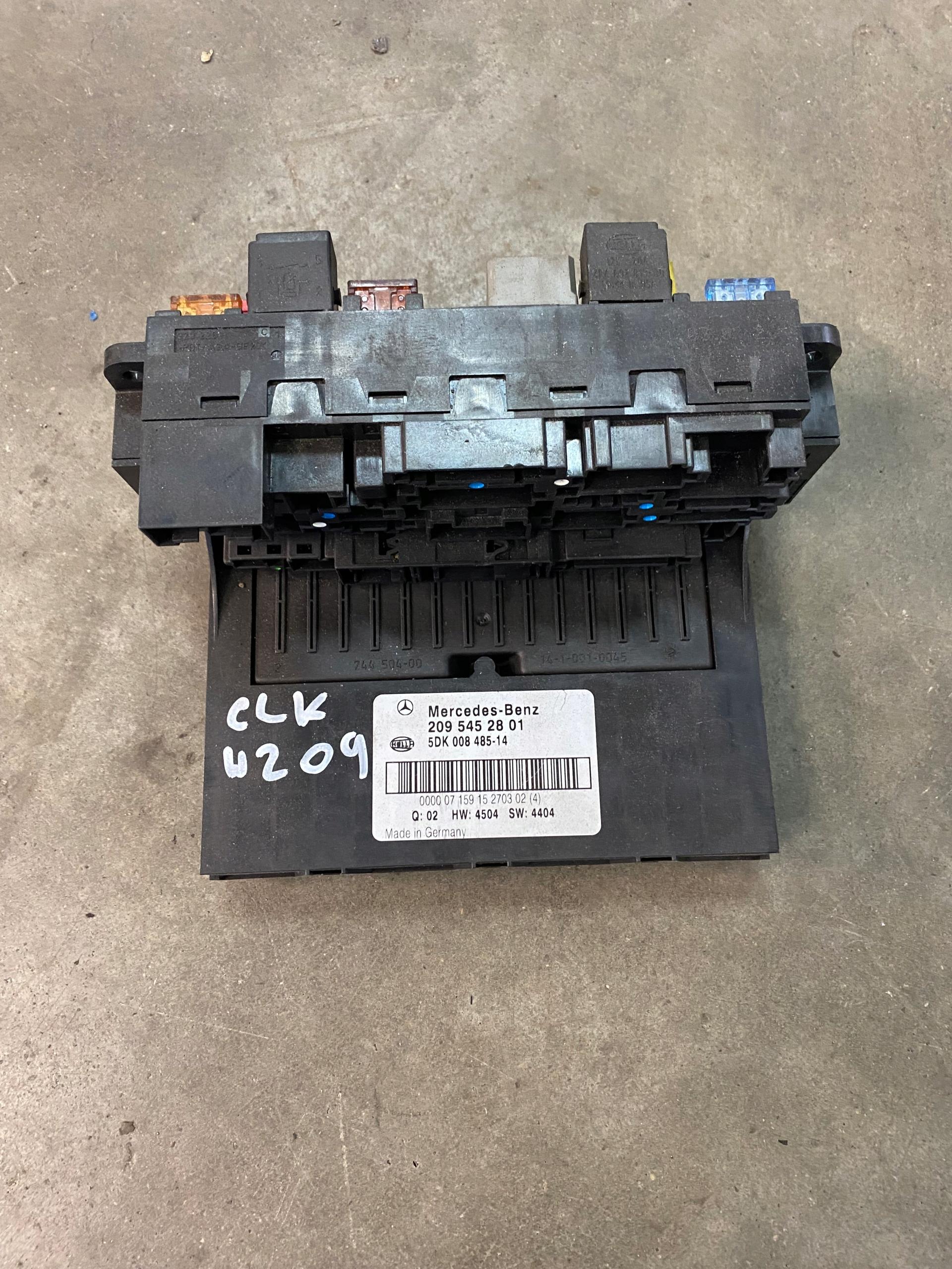 2095452801 - Mercedes CLK W209 блок запобіжників модуль ж