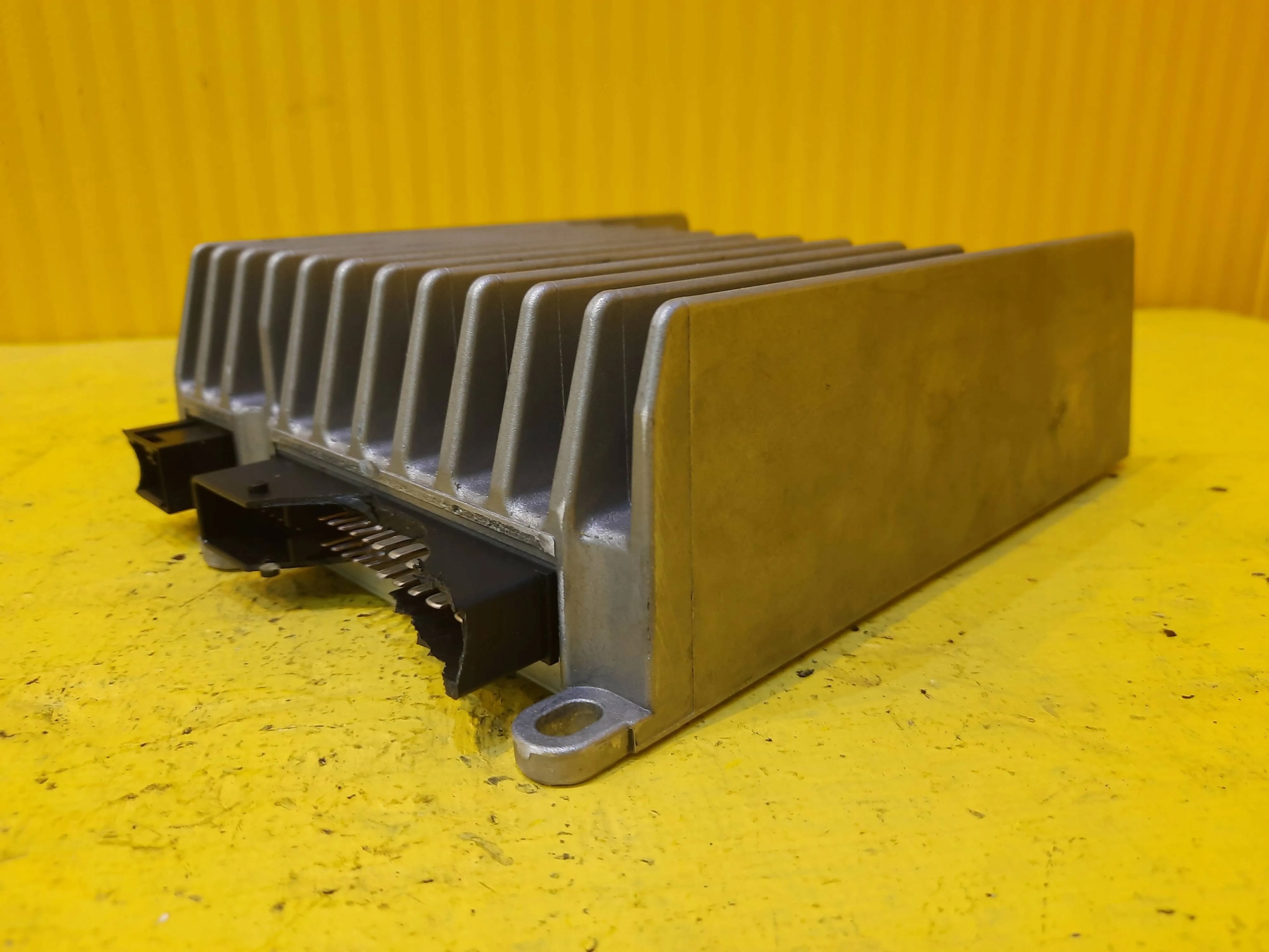 Mercedes E W212 усилитель HARMAN A2129008629