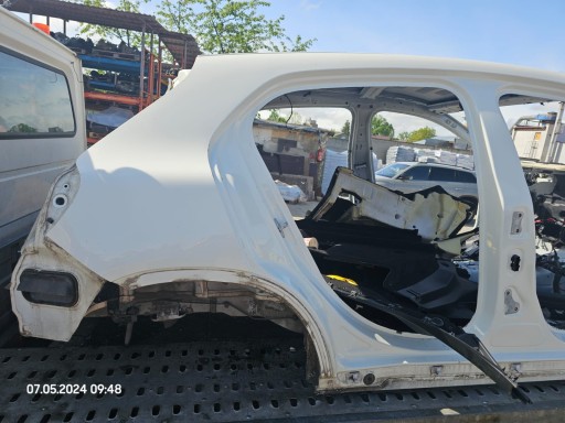 650 156 - Mercedes GLA X156 W156 підкрилок задній правий задня права четвертина 650