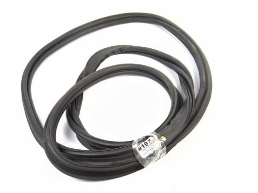 Mercedes R класс W251 прокладка крышки багажника