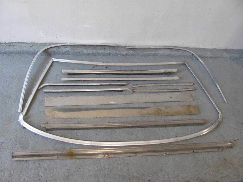 Mercedes R107 SL молдинги хромовані рами пороги комплект.