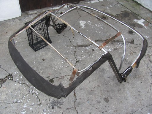 Mercedes R107 SL Открывающаяся рама крыши