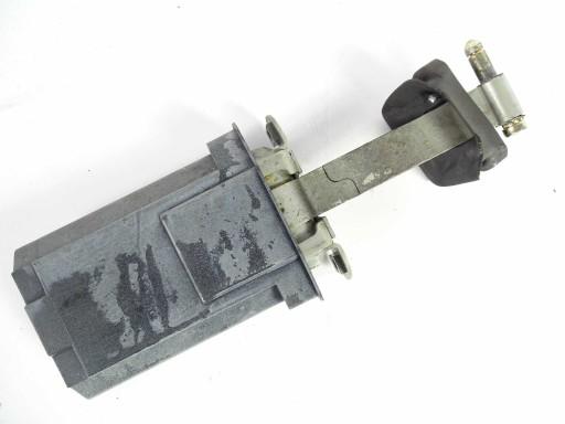 A1407200616 - Mercedes S W140 ограничитель двери передний левый правый