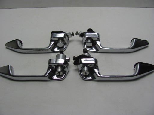 Mercedes W114 W115 Комплект внешних ручек дверей.