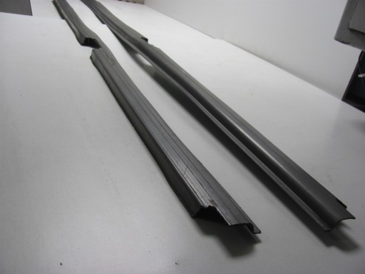 Mercedes W114 W115 Накладки на пороги правый+левый