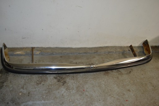 Mercedes W114 W115 Бампер передній