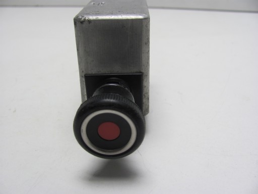 Mercedes W115 W114 Вимикач аварійної сигналізації