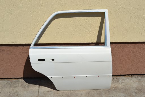 Мерседес W116 Дверь задняя правая