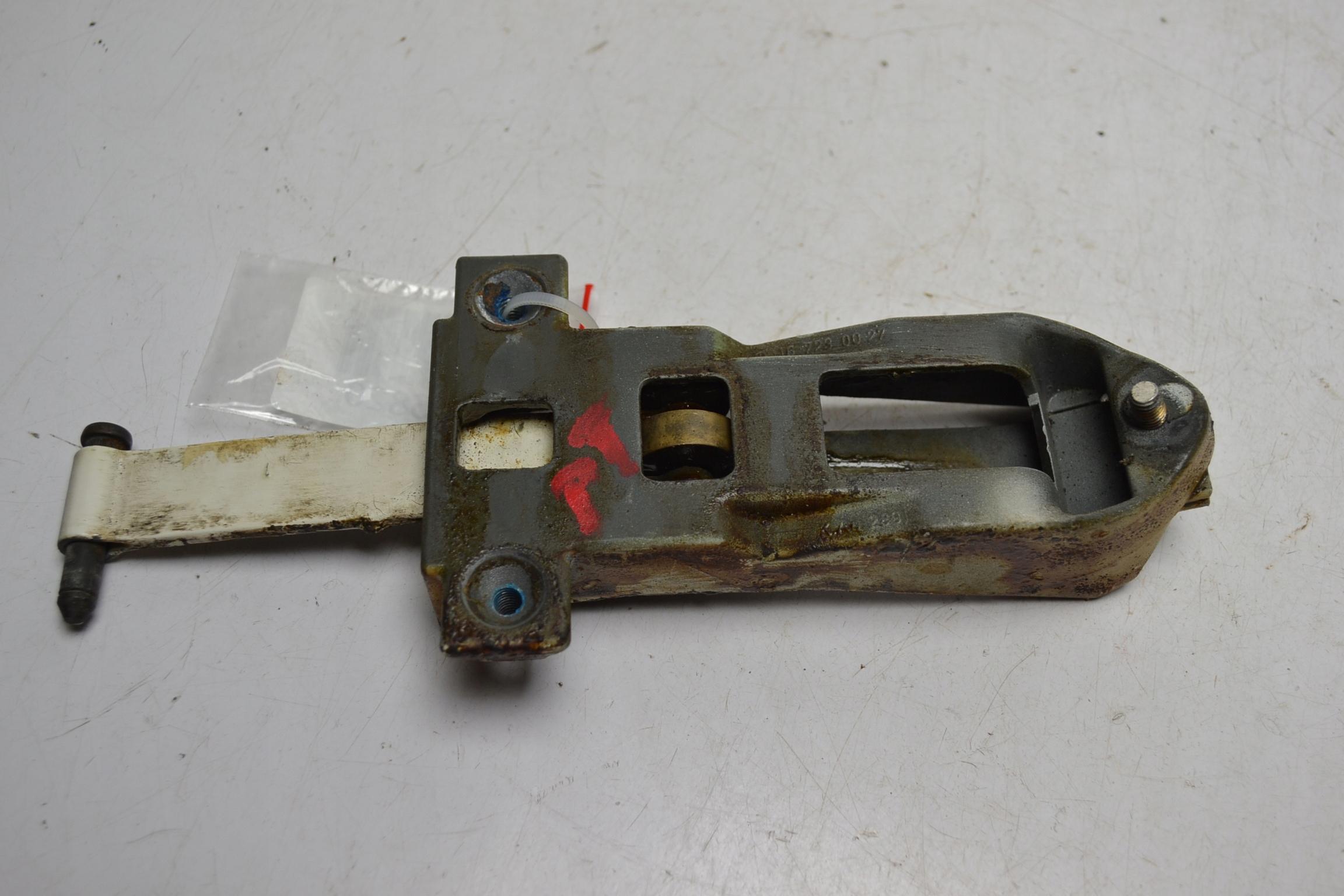 1167230027 - Mercedes W116 обмежувач відкривання дверей