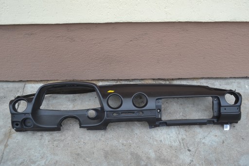 Mercedes W123 Панель приборов в кабине Черный