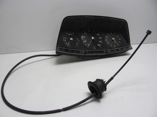 Одометр Mercedes W123 разгоняет Европу до 200 км/ч