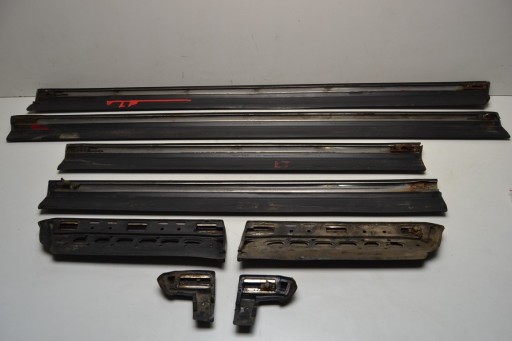 Мерседес W123 Накладки на підкрилки нижні, комплект