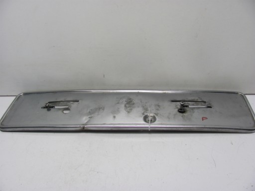 Mercedes W123 W126 Рамка переднього номерного знака