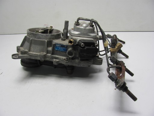 Mercedes W124 230E Распределитель впрыска топлива K-Jetronic 0438121043 Поврежденный