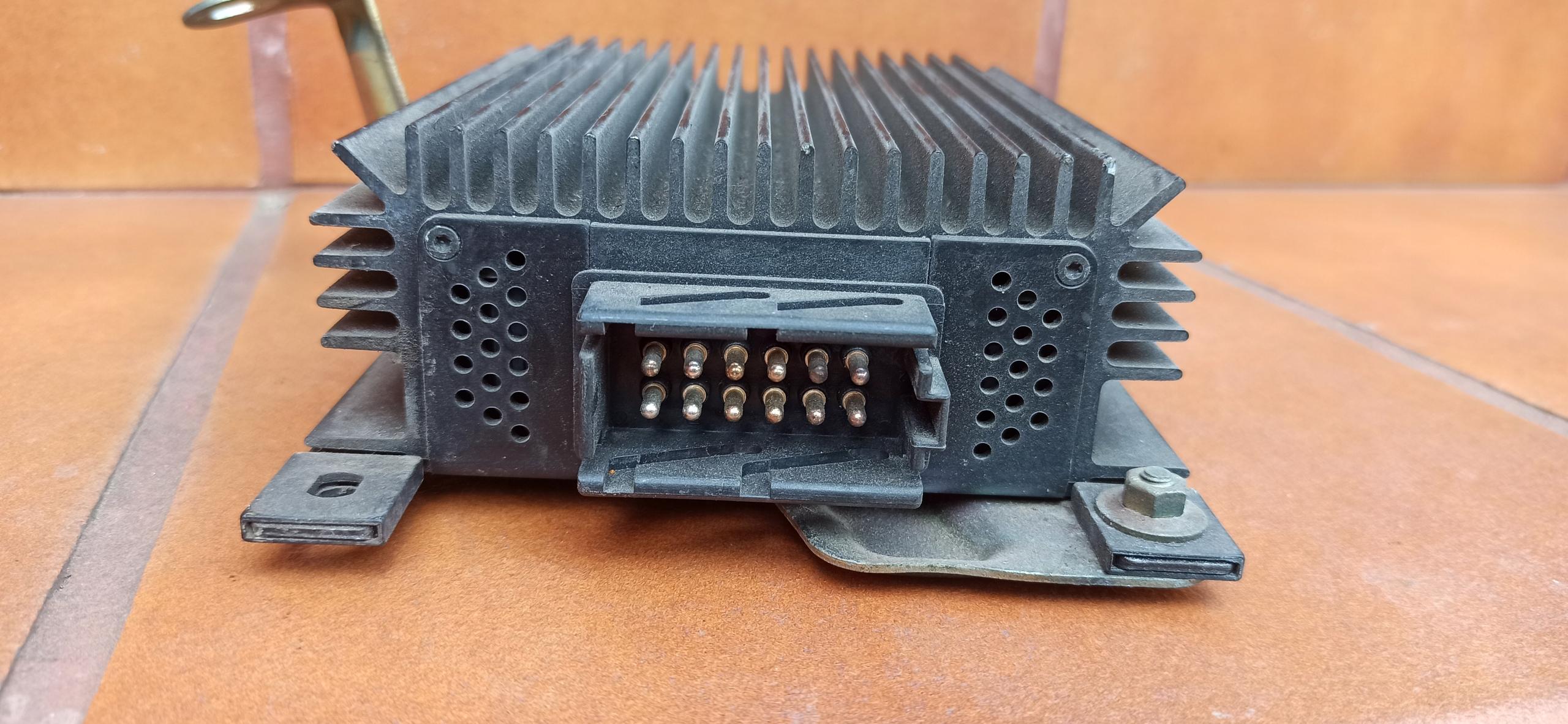 Mercedes W124 COUPE усилитель мощности AMP 1248201989