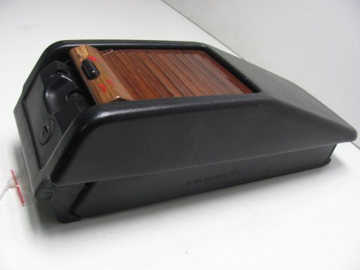 Mercedes W124 Складський тунель, рулонні штори, дерев'яна консоль