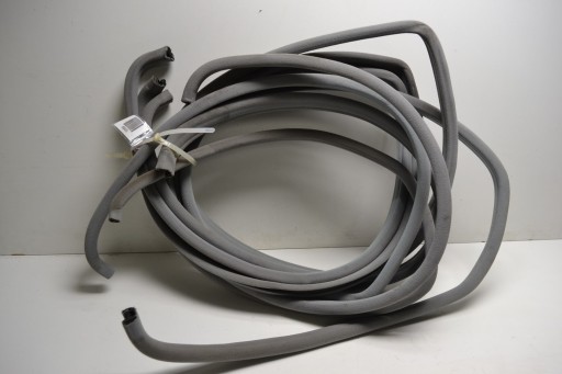 Mercedes W124 дверні прокладки Велюрові накладки