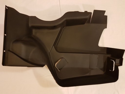 1246900830 - Mercedes W124 ніша багажника права1246900830