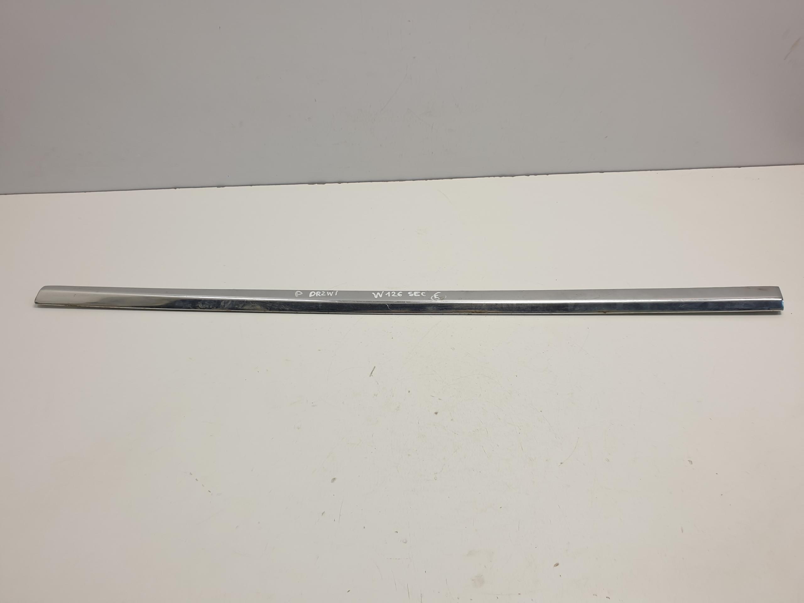 Mercedes W126 C126 SEC молдинг передней правой двери