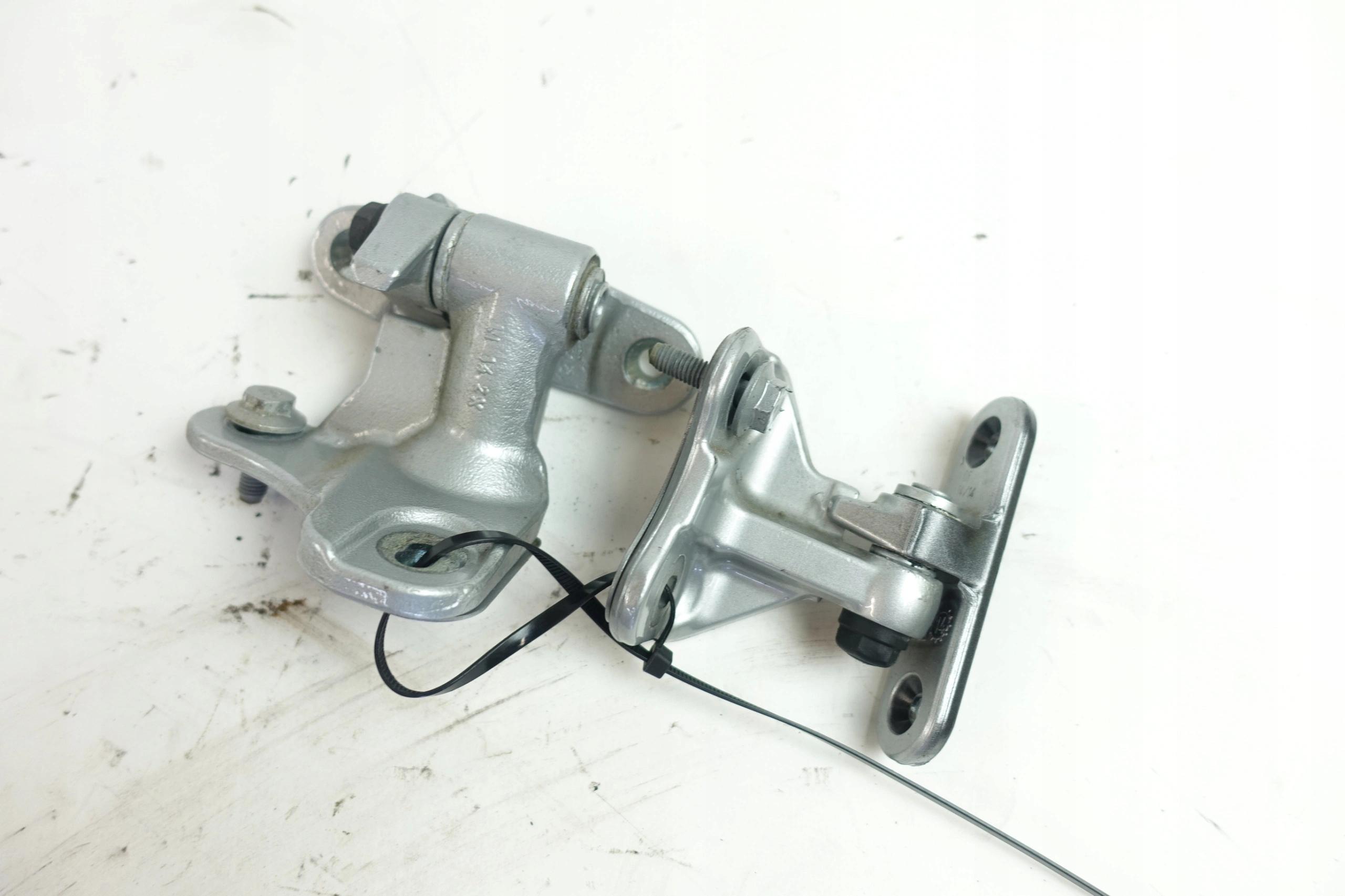 Mercedes W176 петля двері задня ліва a046572