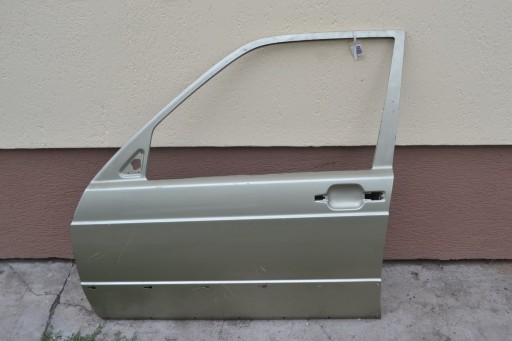 Mercedes W201 190 Двері передні ліві