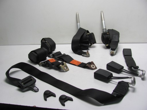 Mercedes W201 190 Ремені безпеки в комплекті