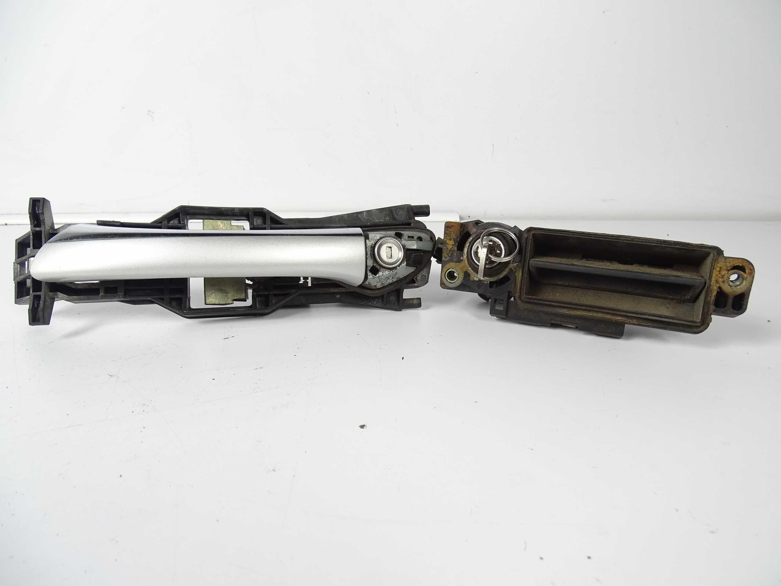 A2037500093 - Mercedes W203 замок багажника задняя дверная ручка седан