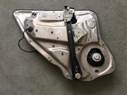 Mercedes W204 05-11 Лист Двери Динамик Правый Задний