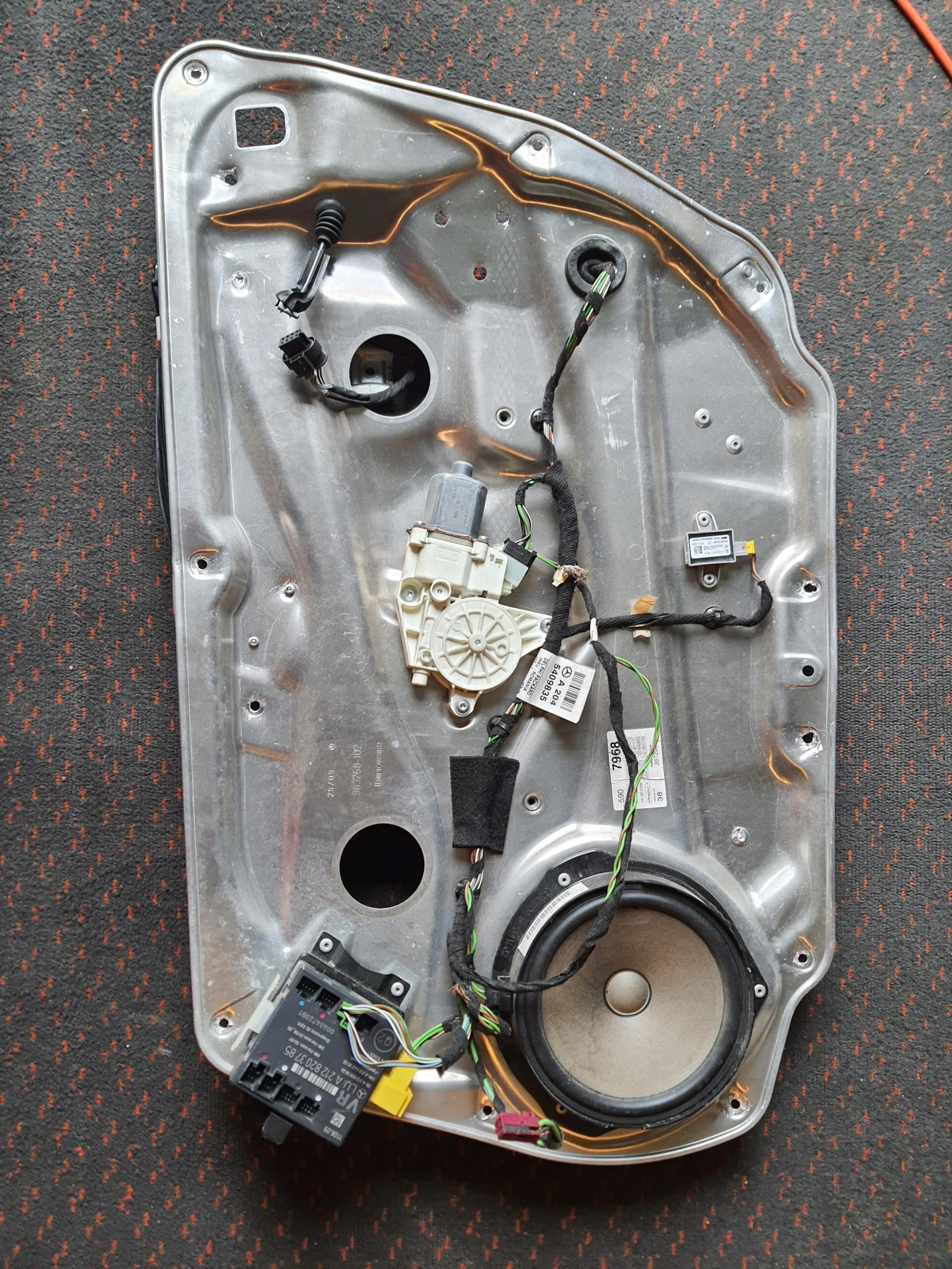 Mercedes W204 алюминиевые двери