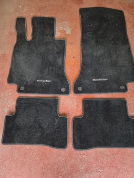 Mercedes W205 комплект килимків oe