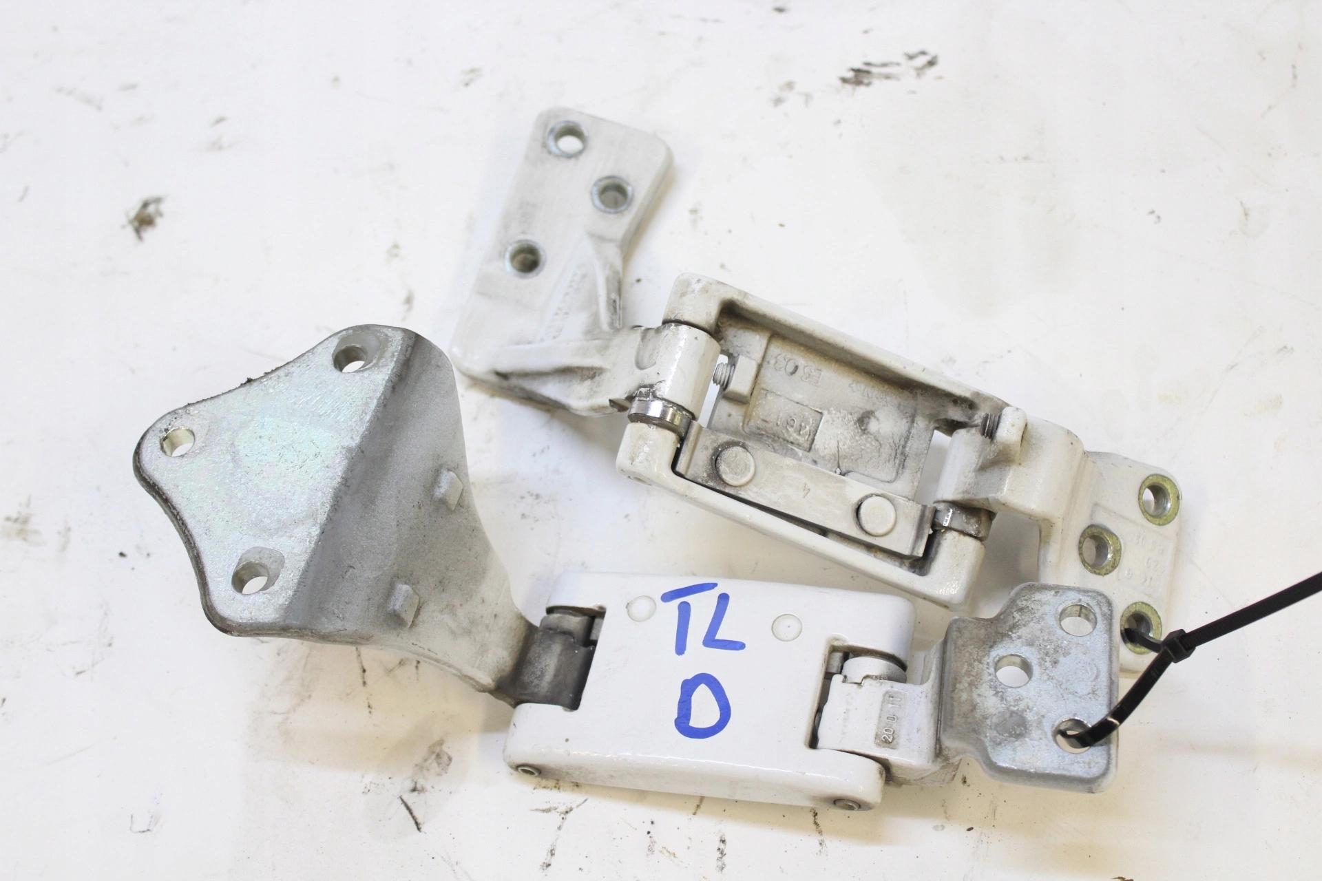 Mercedes W447 петля двери задняя левая a6397402137