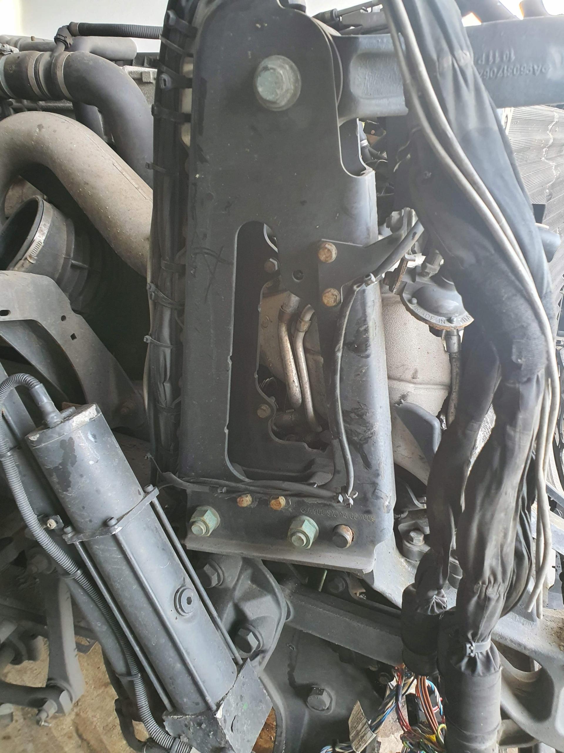 Mercedes actros MP4 лапа A9603101460