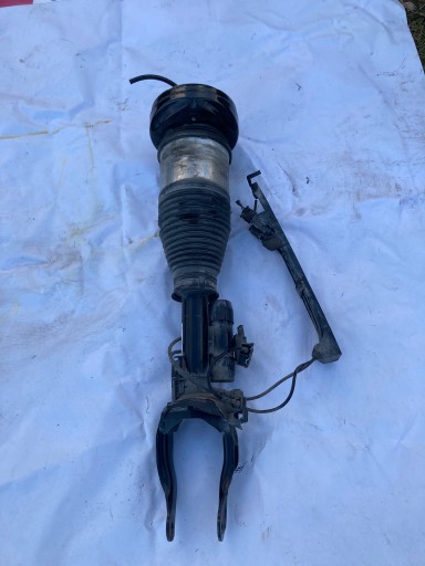 Mercedes gle w167 19-22 амортизатор левый накачанный