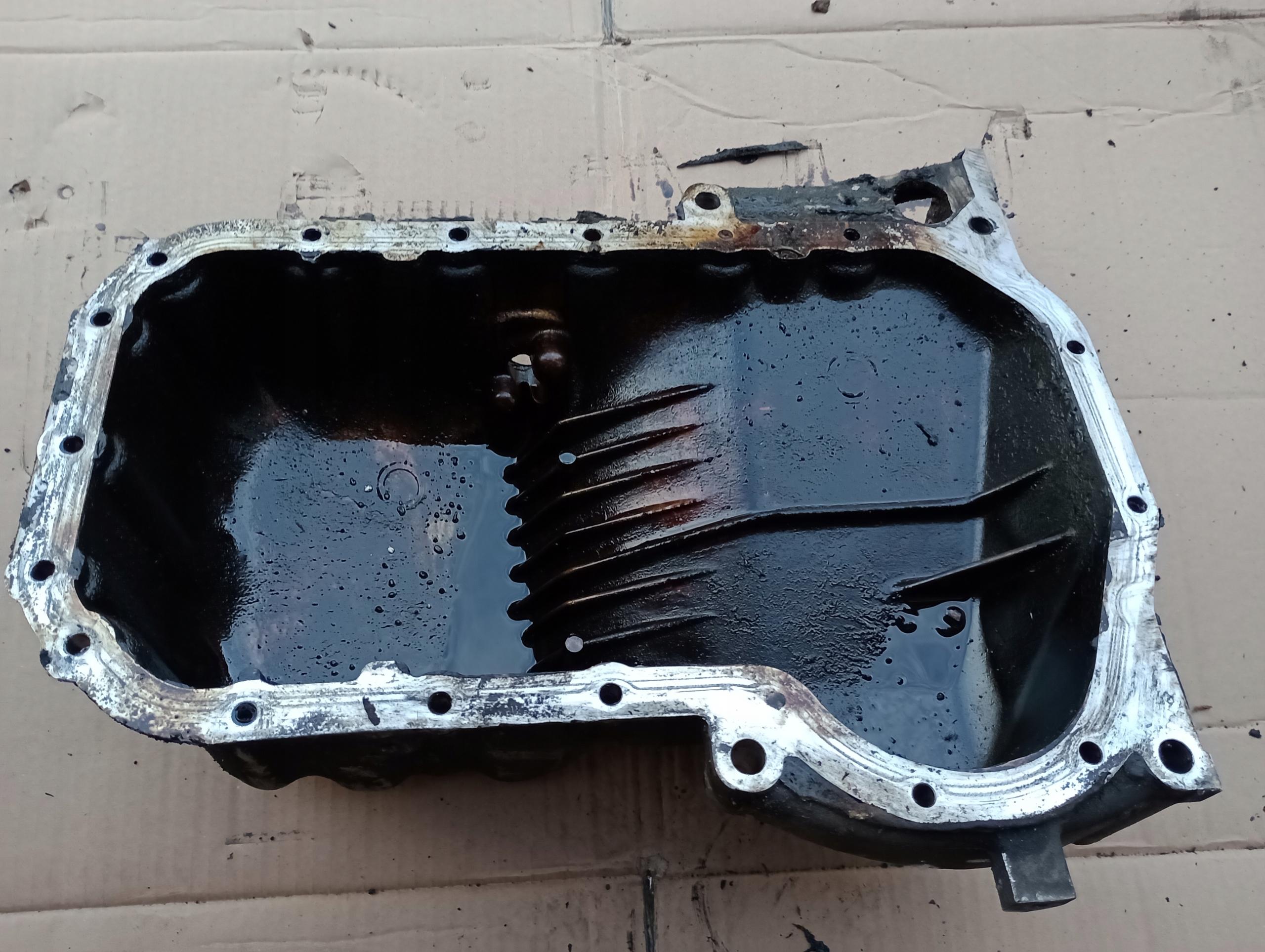 058103603 - Масляний піддон 1.8 T 150KM AEB Passat Superb A4 A3