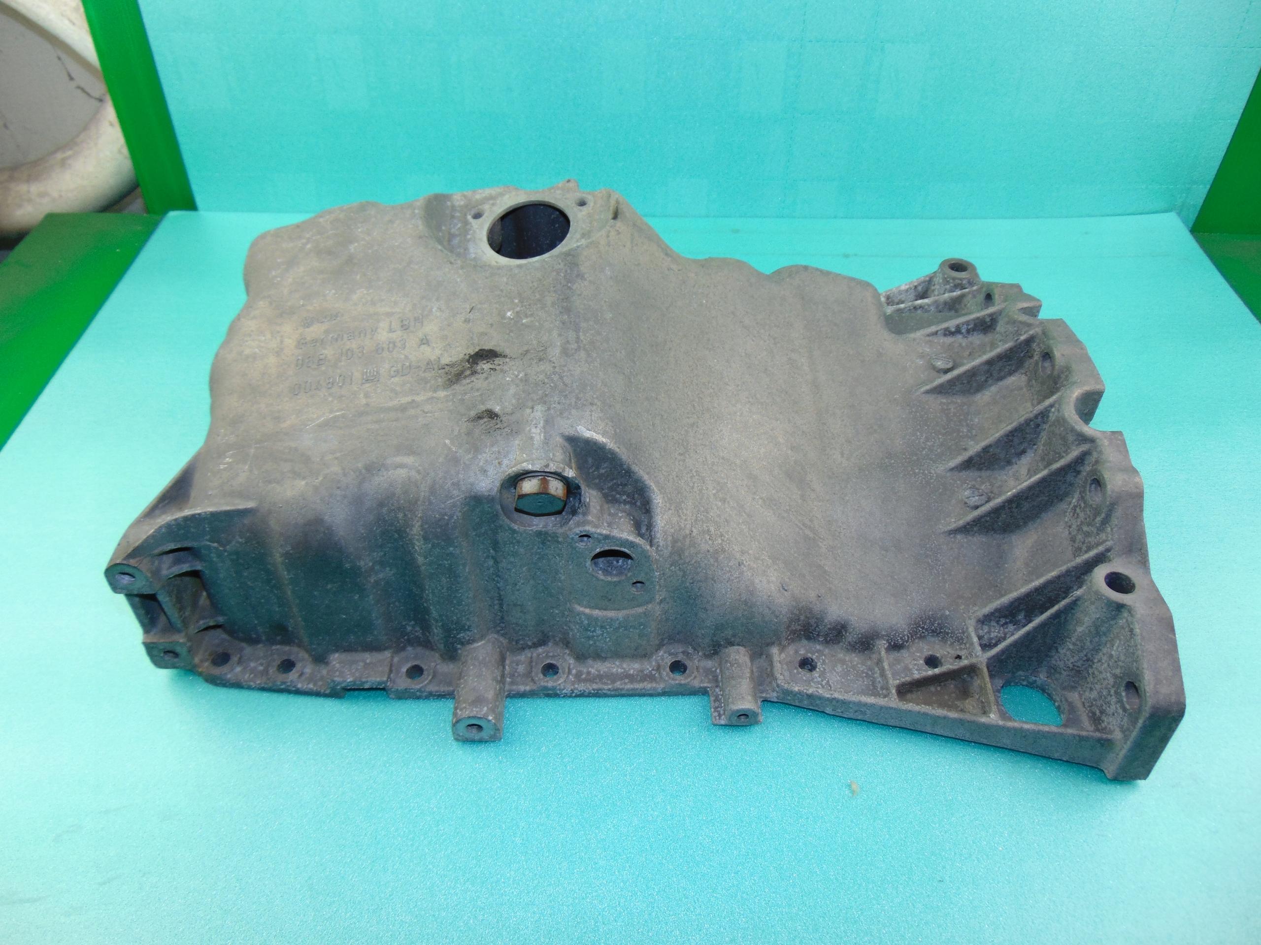 06B 103 - Масляный поддон оригинал A4 B6 2,0 06B103603A