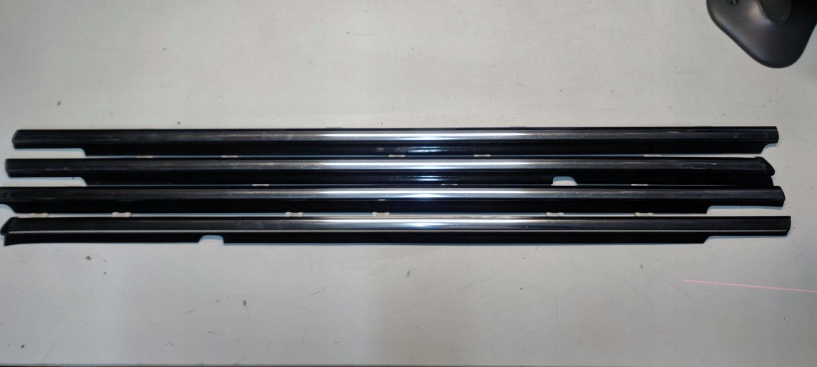 Mitsubishi Lancer VIII дверные молдинги комплект