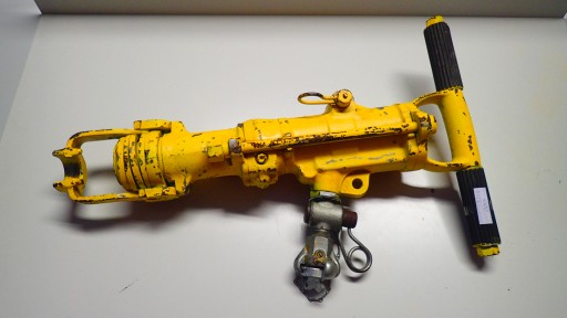 Використовується пневматичний перфоратор Boehler BH16