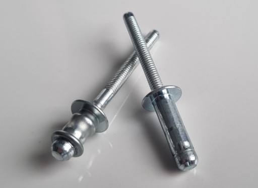 Прочные стальные заклепки для толстых оцинкованных панелей 6,4x24 мм.