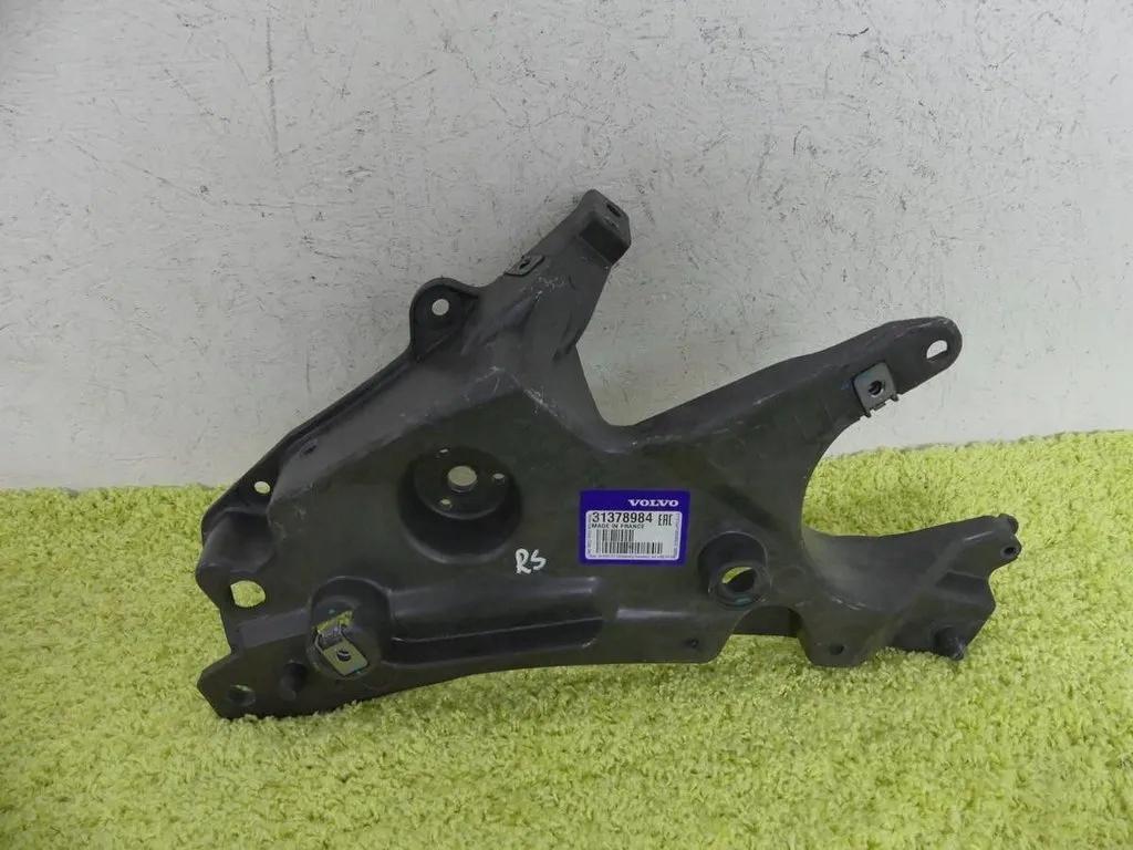 31378984 - Крепление крыло левое Volvo S90 V90 3 III 18-игл