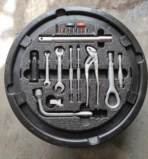 Кріплення запасного колеса з інструментами - КОМПЛЕКТ - Mercedes CL w215 -S w220