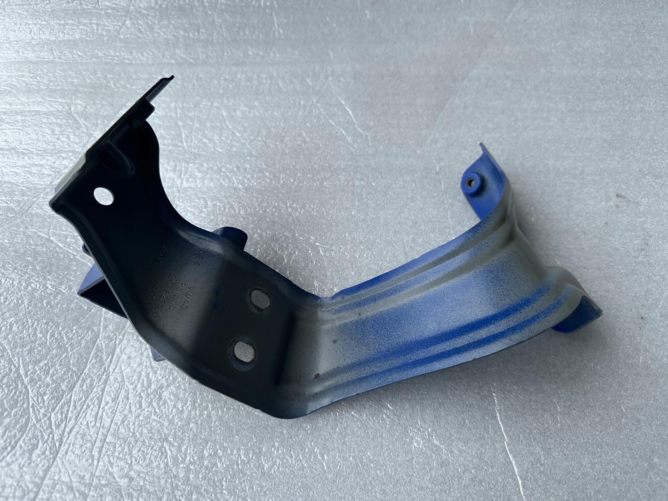 Крепление правого крыла vw caddy 2k7821136