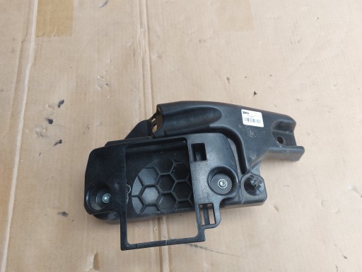 Крепление держателя радара ПРАВЫЙ салазок Range Rover Velar J8A2-14D453-BF