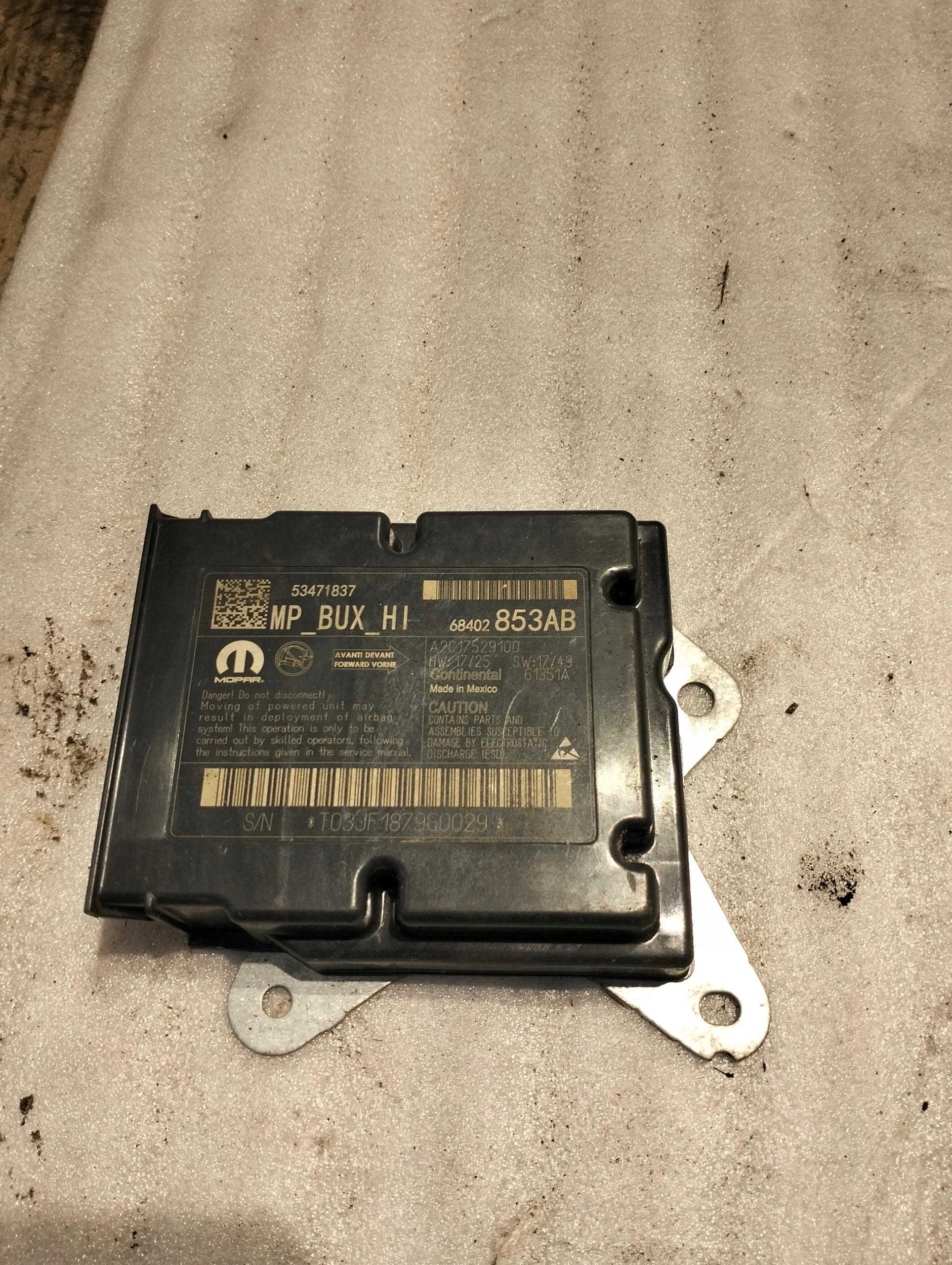 Модуль датчика подушки безпеки Jeep Compass II 68402853AB