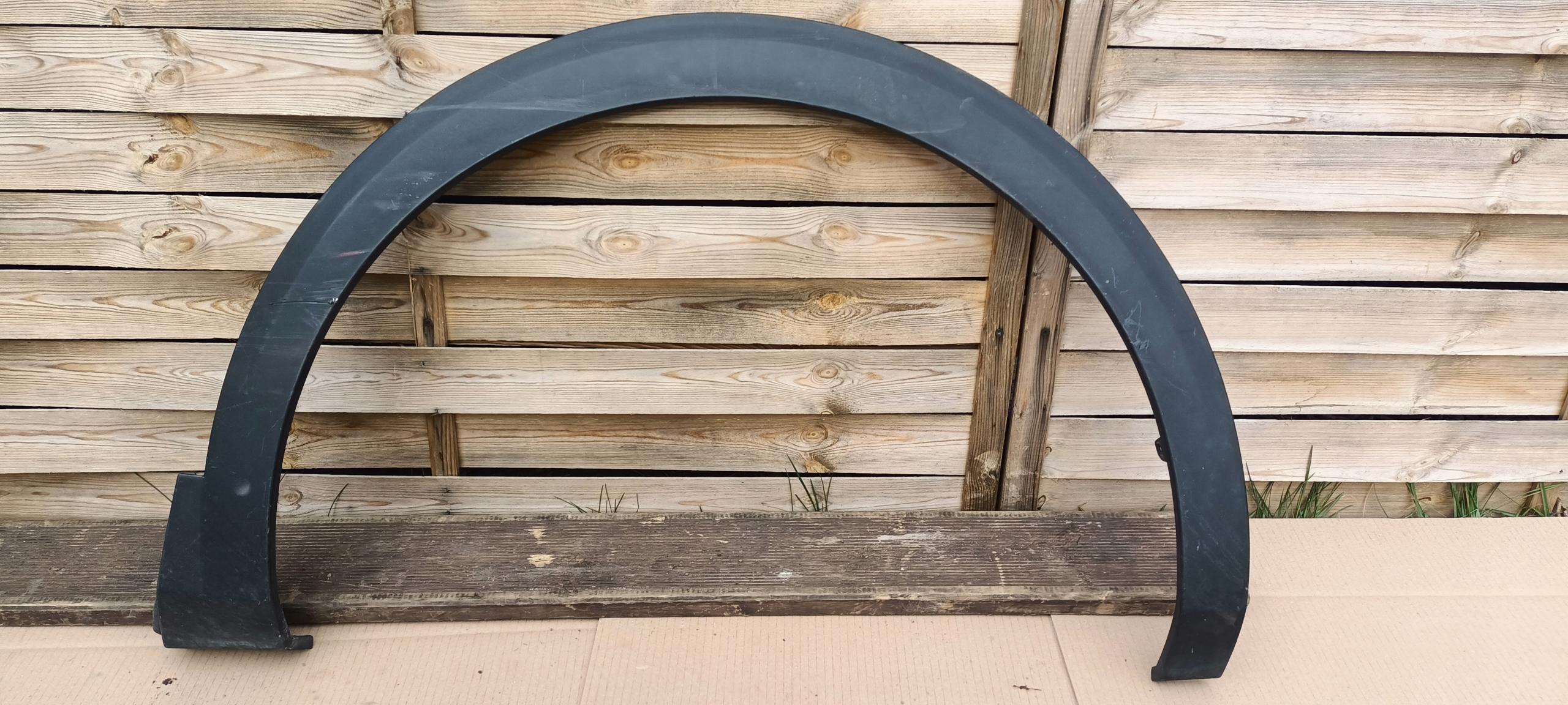 9825288877 - НАКЛАДКА НА ПЕРЕДНЕЕ КРЫЛО PEUGEOT 3008 II