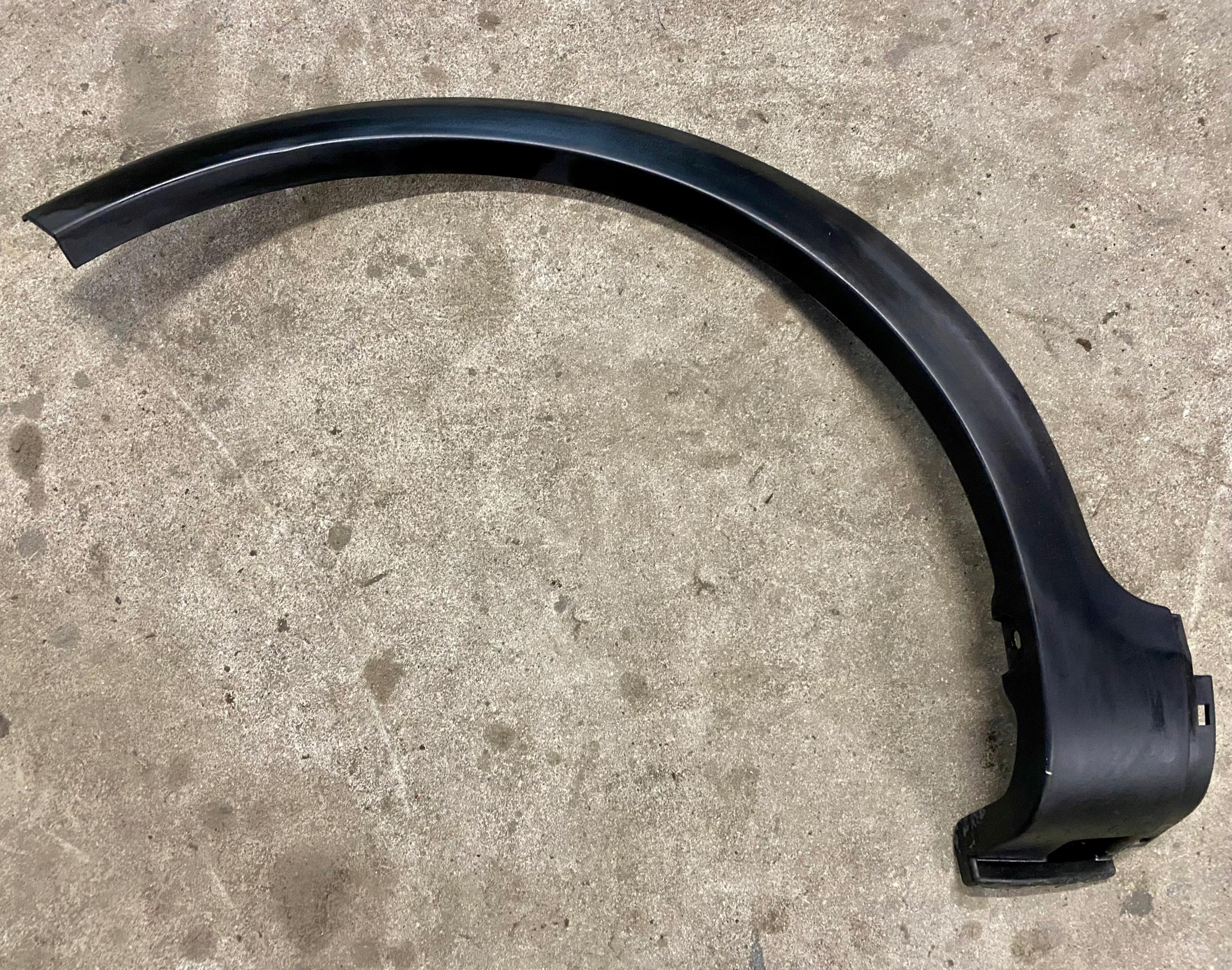 НАКЛАДКА НА КРИЛО SUZUKI SX4 77251-79J0 ПРАВОРУЧ