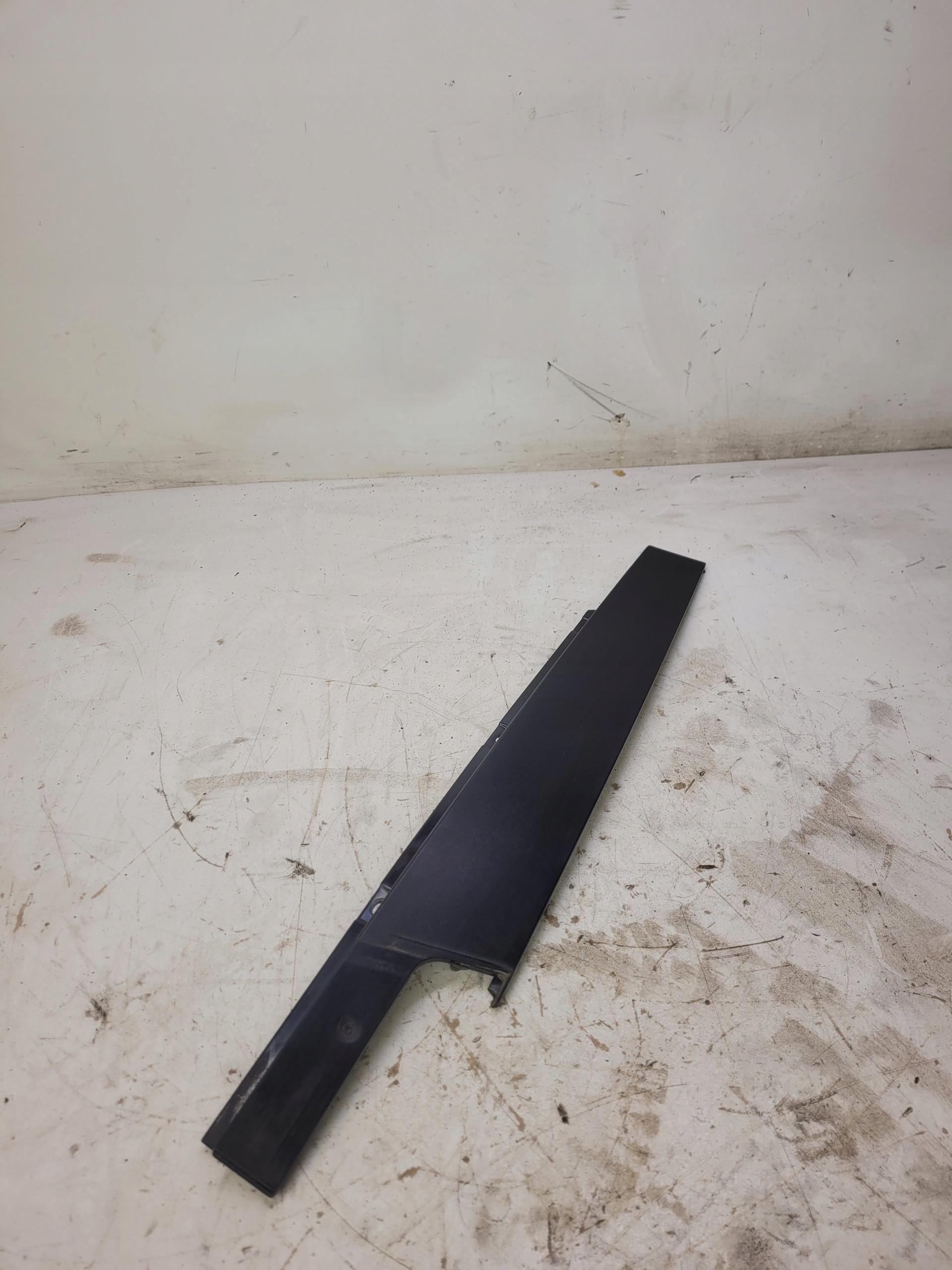 Накладка крышка стойки AUDI A4 B8 8K0837901N MAT