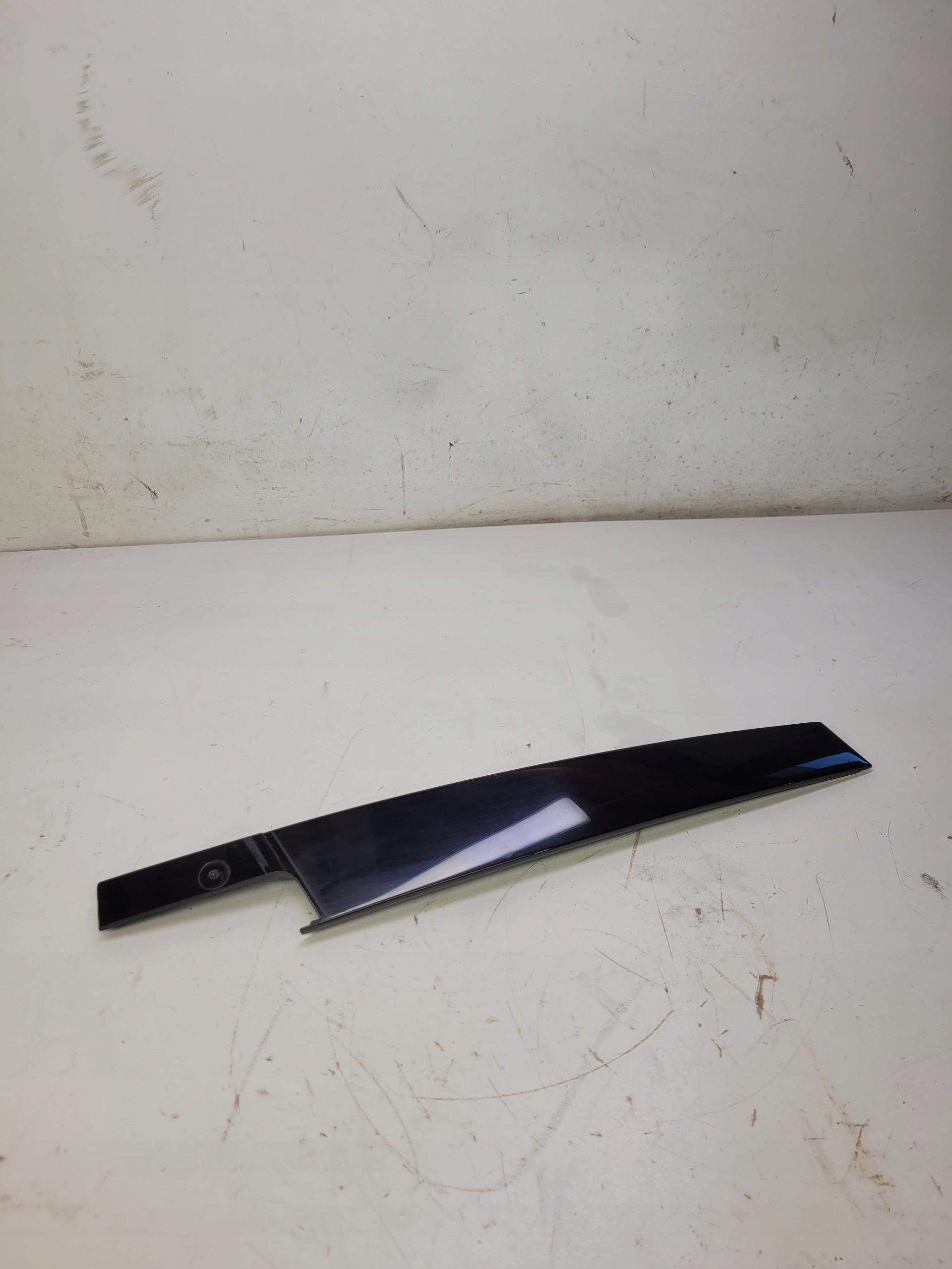 Накладка крышка стойки AUDI A4 B8 l P 8K0837901M